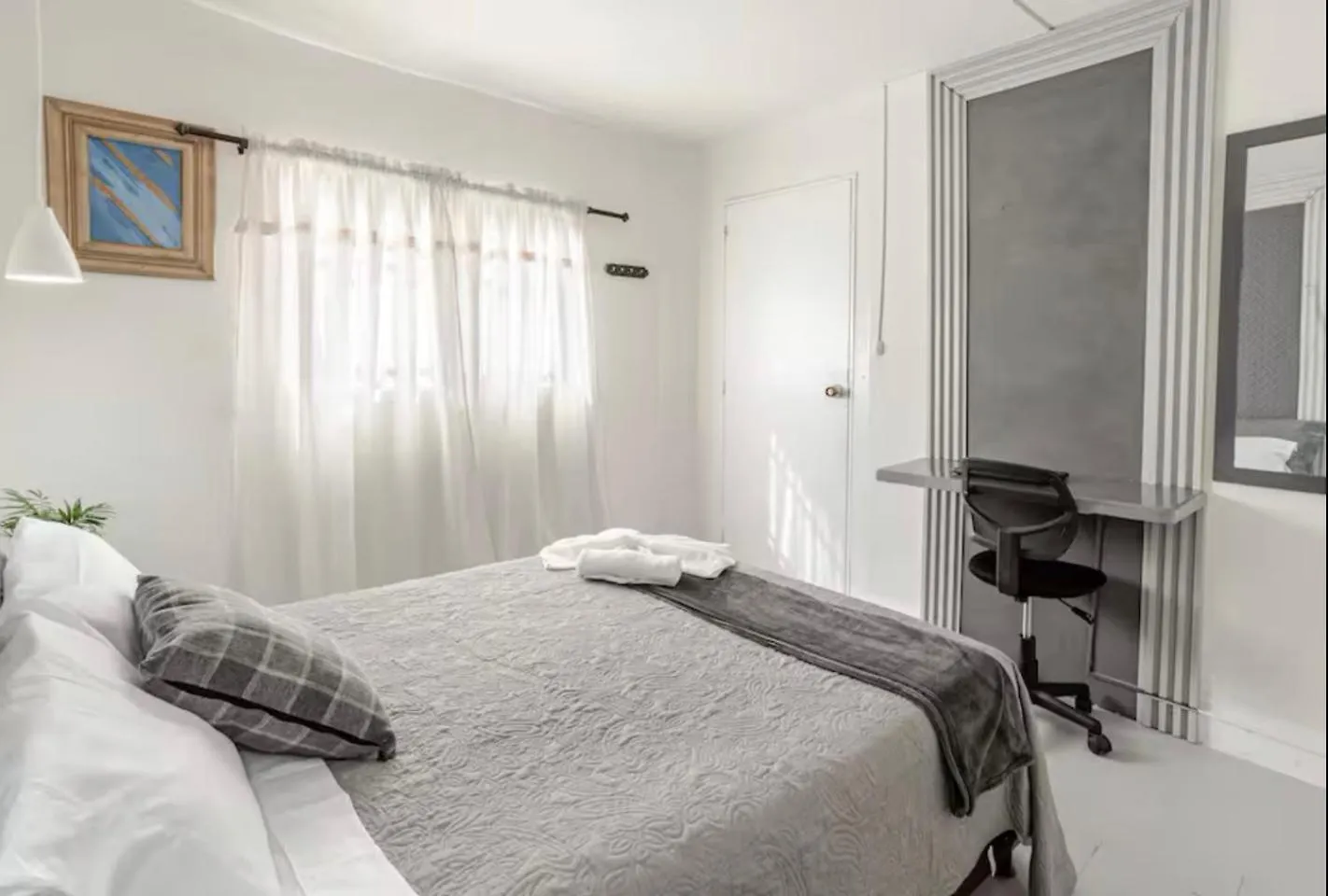 El Poblado 4 Bedroom 3 Bathroom Private Terrace Медельин 0*,  Колумбия